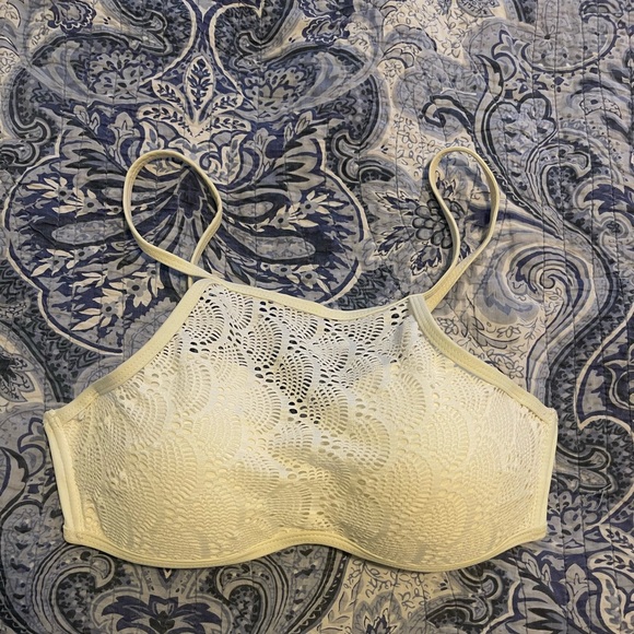 White Bikini! - Picture 3 of 4